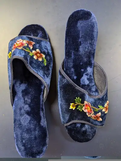 Brand New Beautiful Slippers, Size 8, View more