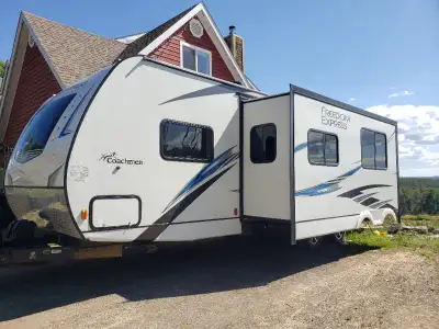 Reduced price! ***$45,000 OBO*** Want gone! 2020 29.2’ Coachman Freedom Express - Like new condition...
