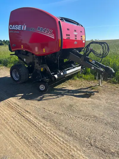 PRESSE A BALLE RONDE CASE IH RB 455, View more