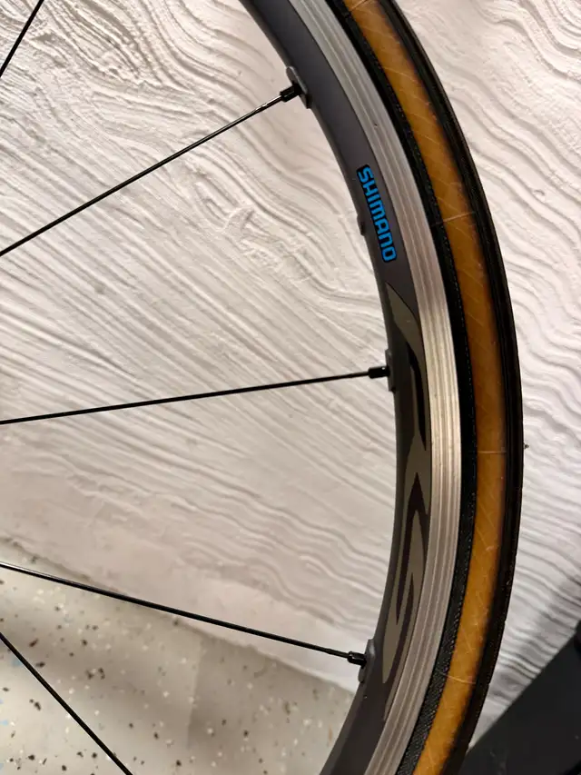 Trek Emonda SL8 11 speed DI2 Carbon Road Bike in Road in St. Catharines - Image 11