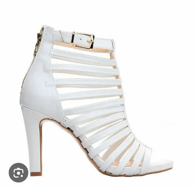 Versace 19.69 Heels in Women's - Shoes in Markham / York Region - Image 2