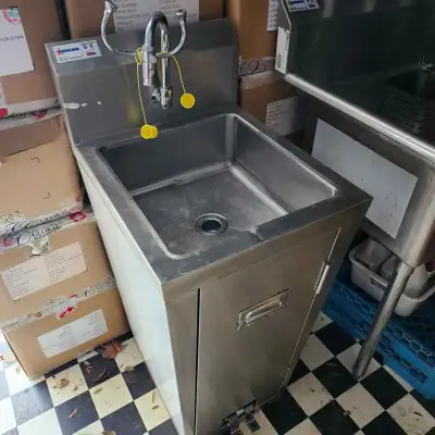 OMCAN Industrial Eye Wash Sink, View more
