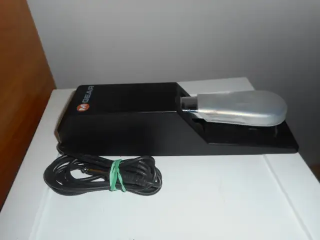 M-AUDIO SP-2 - Universal Sustain Pedal with Piano Style Action F in Pianos & Keyboards in Dartmouth - Image 4