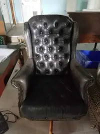 Vintage Tufted leather chair
