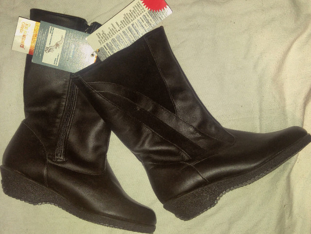 Girls' Size 5 = Women's Size 7 Black Winter Boots - NEW with tag in Multi-item in London - Image 2