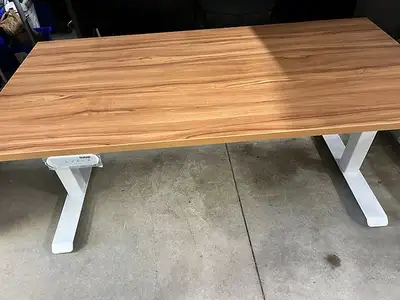Electric Height Adjustable Straight Desk Condition: Excellent Dimension: 60x30 Color: Light Walnut Q...