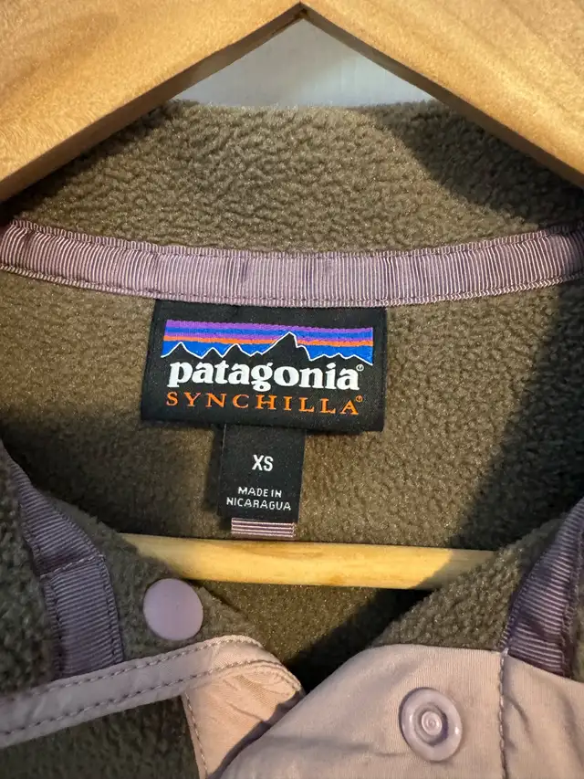 Patagonia in Women's - Tops & Outerwear in Calgary - Image 3