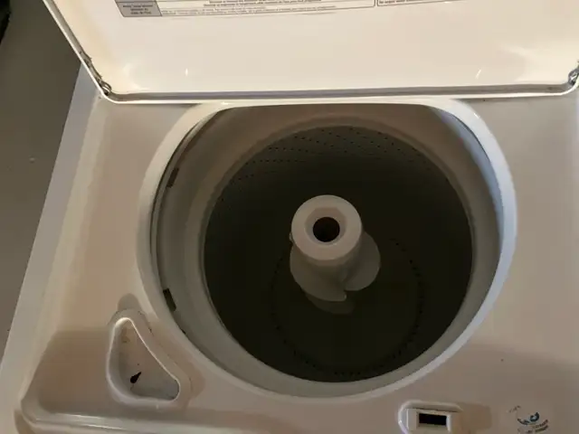 whirlpool washer and dryer  in Washers & Dryers in Edmonton - Image 3