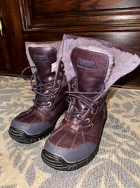 UGG Womens Purple Leather Adirondack II Boots