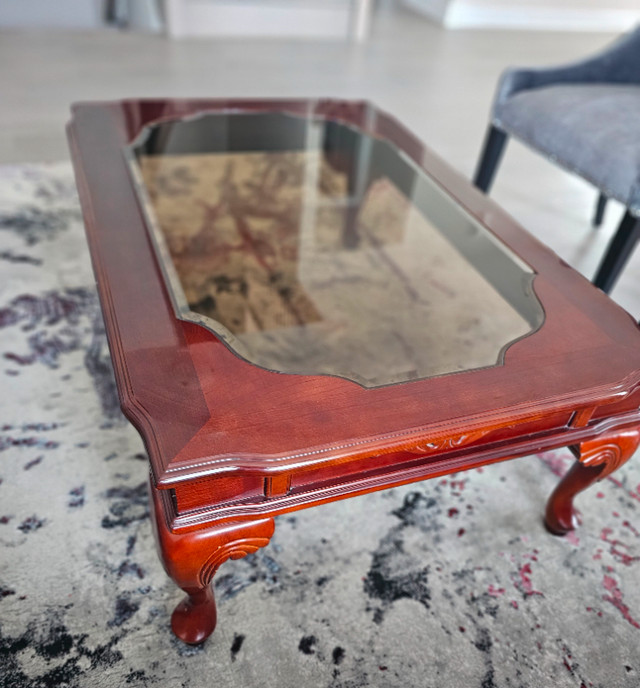 Beautiful 4 piece glass coffee table set | Coffee Tables | Ottawa | Kijiji