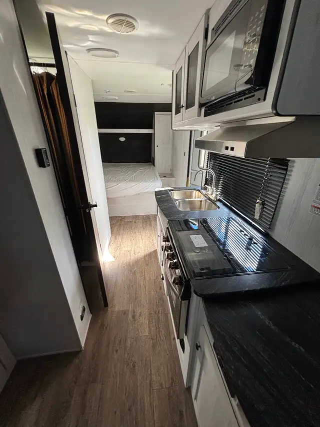 2022 Heartland Trail Runner Travel Trailer in Travel Trailers & Campers in Dawson Creek - Image 11