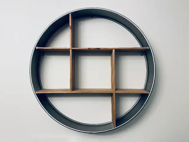 Rustic Circular wall shelf - Metal & Wood in Home Décor & Accents in Markham / York Region - Image 3