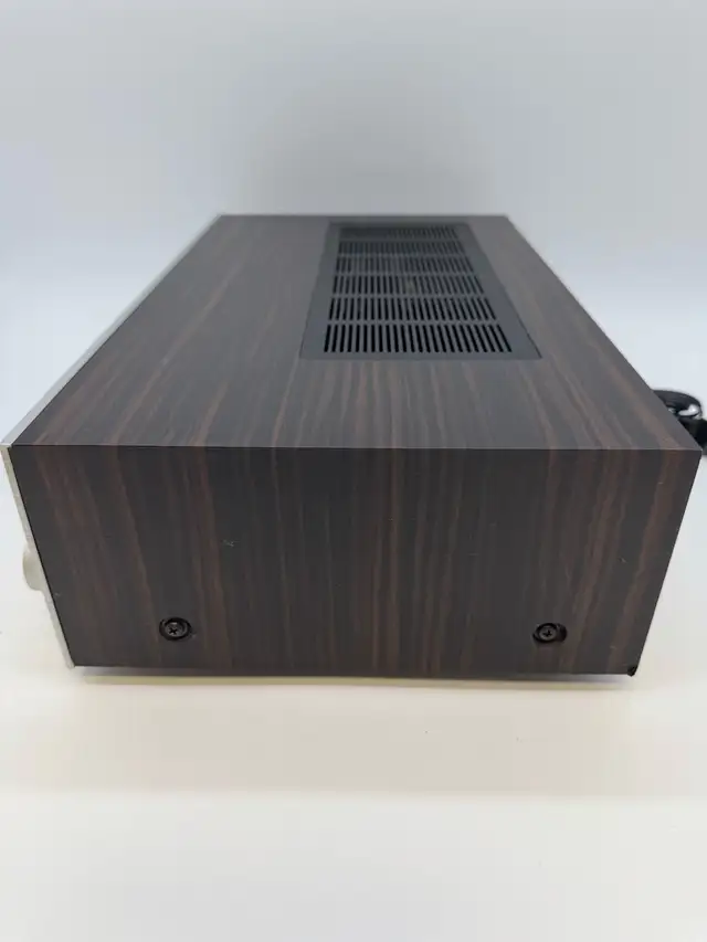 Yamaha CR-240 Natural Sound Stereo Receiver in Stereo Systems & Home Theatre in City of Toronto - Image 11
