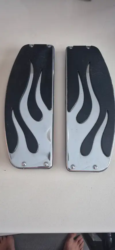Genuine Harley Oem 86-22 Touring Flames Collection Rider Driver pedals Reduced to 50 for quick sale