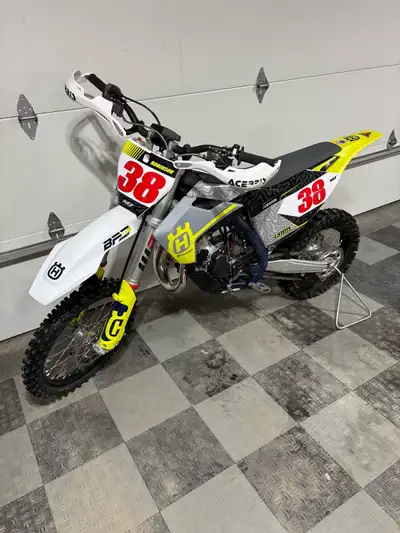 2024 Husqvarna TC85 17/14” wheels 8.8 hours (original hours, not rebuilt) Bark Busters Skid Plate Br...