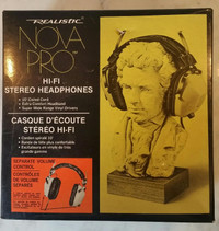 Realistic - Nova Pro Headphones