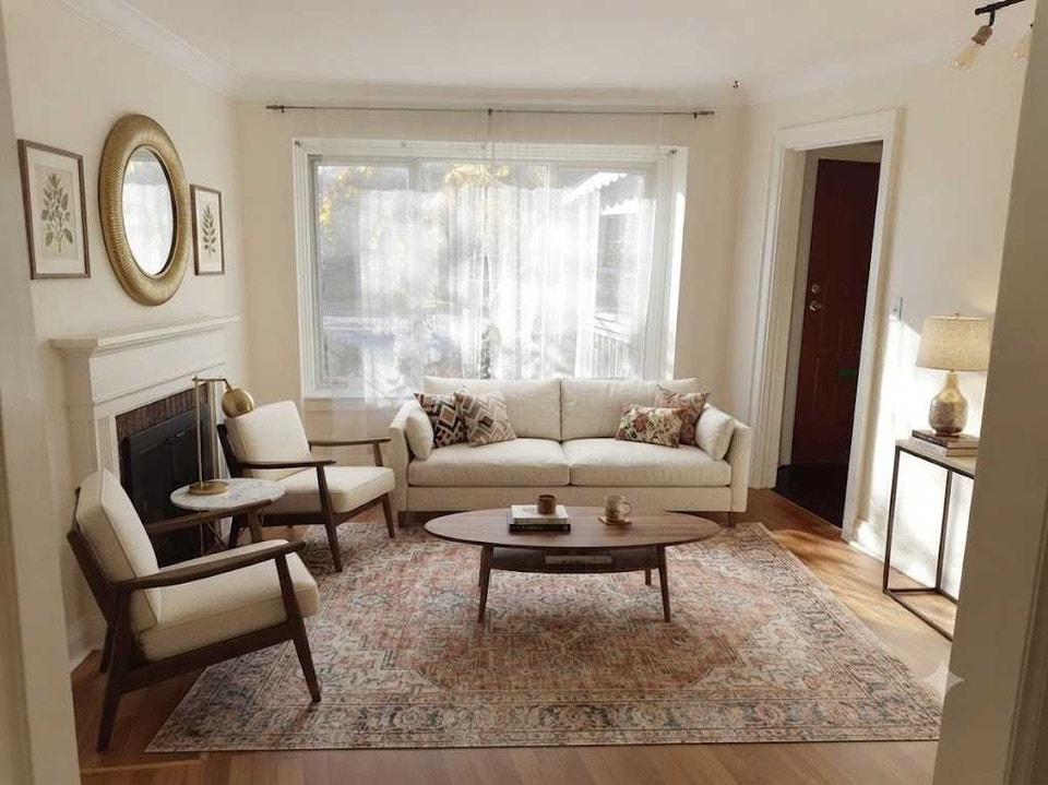 Bright 1BR + Den 1
