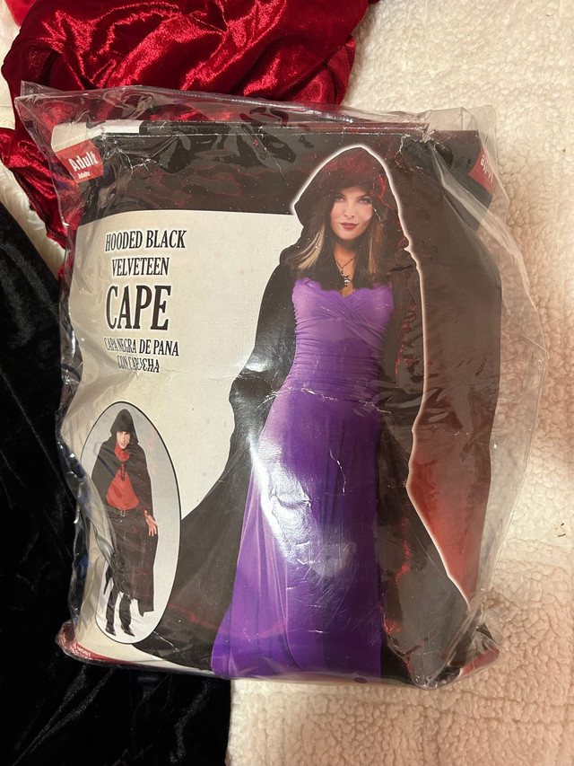 Halloween witch cape custom  in Costumes in City of Halifax