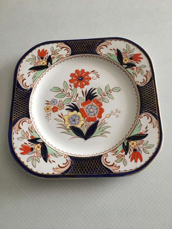 Serving Plate (China) in Kitchen & Dining Wares in Edmonton