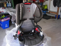 EXCELLENT CONDITION CAR SEAT- 2-BOOSTER BRITAX CLICKTIGHT