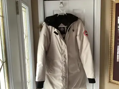 Woman’s Canada Goose Coat, View more