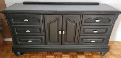 Commode et 2 tables de chevet, View more