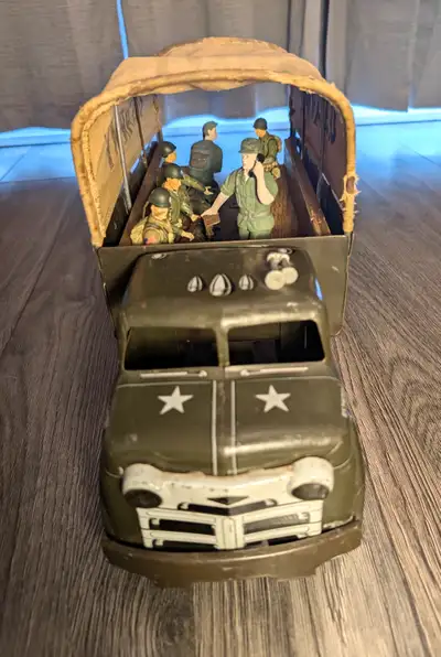 Beau vintage truck Tin LUMAR 50 U.S.A, Army truck transport de t, View more