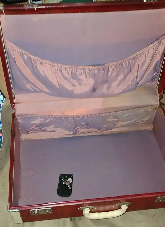 Vintage Suitcase with keys. 64959982811393123