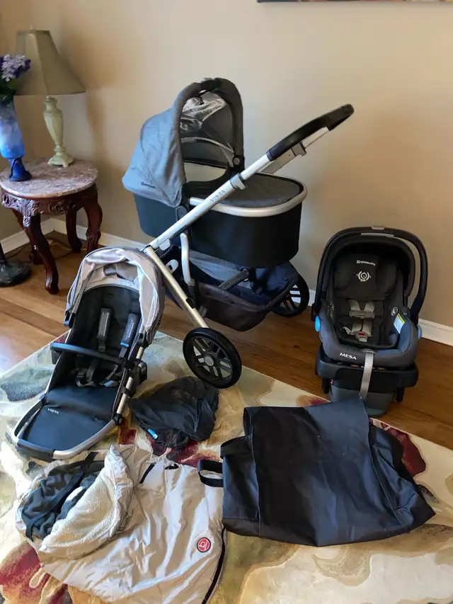 Uppababy Vista stroller with bassinet ( car seat extra cash )  in Strollers, Carriers & Car Seats in Markham / York Region - Image 7