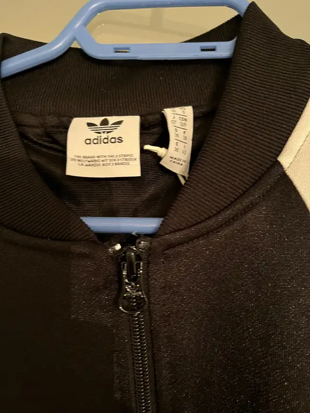 Women’s Adidas Jacket in Women's - Tops & Outerwear in Markham / York Region - Image 3
