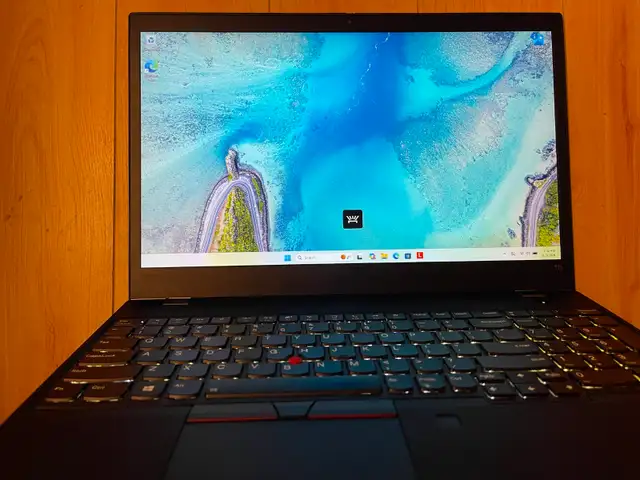 Lenovo ThinkPad P15s Gen1 i7 in Laptops in Markham / York Region - Image 4