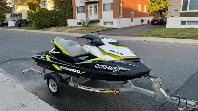 Seadoo GTI 90 2018, 3 places, 144 h seulement. Acheté en 2019. Marche arrière IBR, accessoires d’ama...
