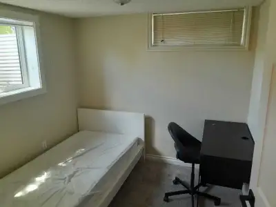 Flexible term fully furnished private bedroom available . We are looking for mature and respectful y...