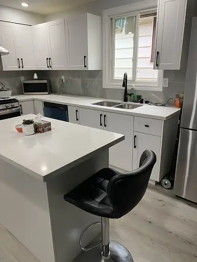 SHORT TERM - PRIVATE ROOM AVAILABLE FOR RENT