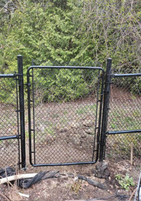 Fences gates chain link post repairs