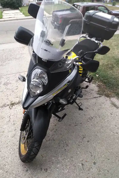 2017 Vstrom 650 XT Pretty much fully loaded (see list below). I'm the second owner and have owned it...