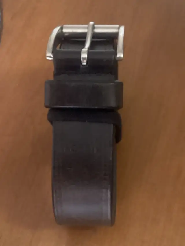 Men’s  Fossil #126301 brown leather belt size 32. in Men's in City of Montréal - Image 2