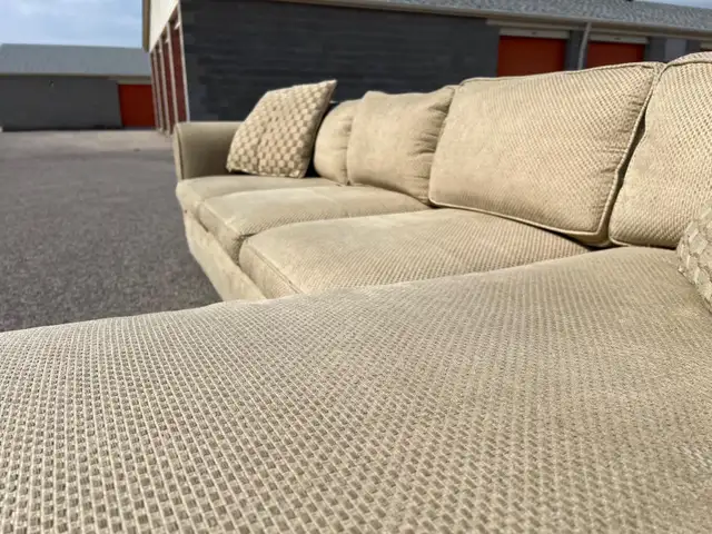 Beige Sectional  in Couches & Futons in Kingston - Image 6