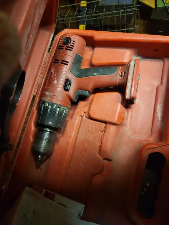 Milwaukee 1/2" Hammer Drill in Power Tools in Calgary - Image 4