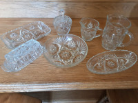 Vaisselle claire et cristal en bonne condition (antique)