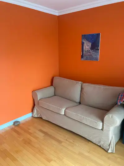 Près de tout service, pour travailleur propre et autonome. Autobus au coin de la rue et pres du REM...