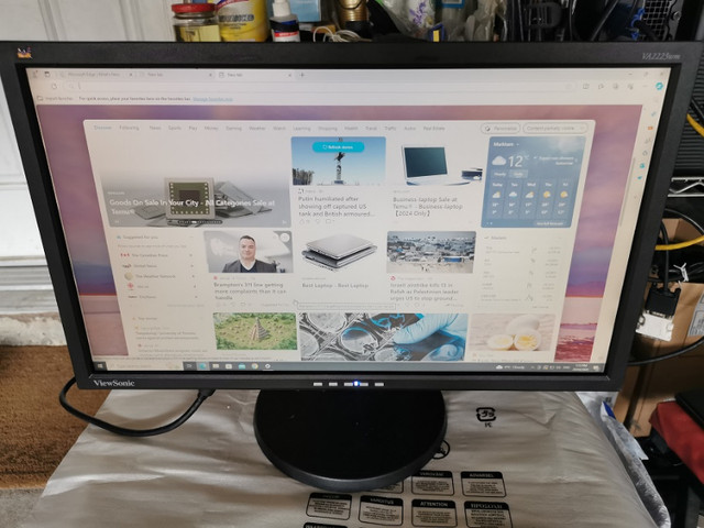 Viewsonic LED monitor 22 inch VGA/DVI input 1920 x 1080P HD in Monitors in Markham / York Region