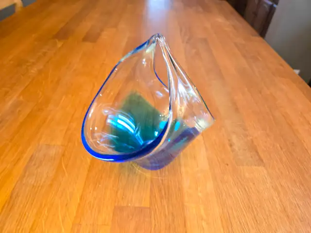 Folded Kerchief Glass Bowl in Hobbies & Crafts in Cornwall - Image 2