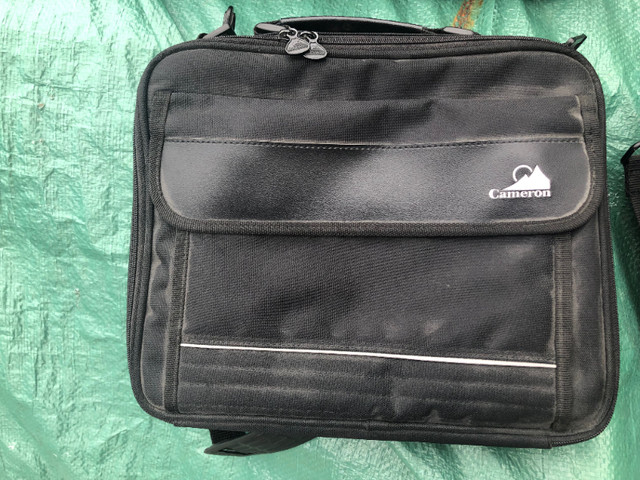 Assorted Laptop Bags - LIKE NEW in Laptops in Hamilton - Image 4