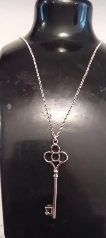 VINTAGE 925 STELRING SILVER NECKLACE, View more