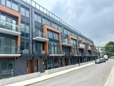 3 BED 3 BATH TOWNHOUSE FOR RENT IN NORTH YORK
