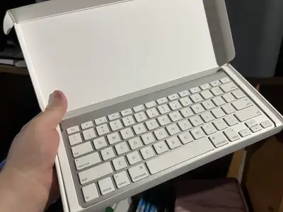  Apple keyboard wireless battery powered, View more