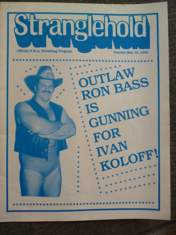 Toronto MLG Stranglehold wrestling programs x 9 1982-84 Flair + dans Art et objets de collection  à Peterborough - Image 3