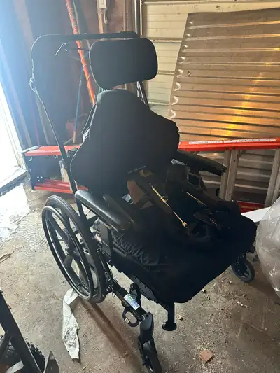 STELLAR GL STELLAR GL TILT WHEELCHAIR NEW • 24"X 20" • FLOOR TO SEAT HEIGHT WITH CUSHION 17" • FULL...