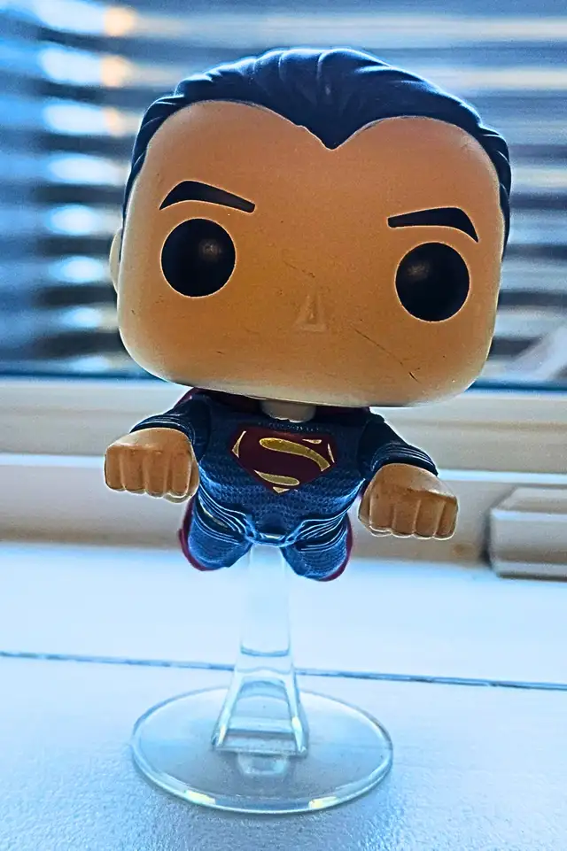Funko Pop Superman & The Flash Vinyl Figures – 2 Pack in Arts & Collectibles in Grand Bend - Image 6